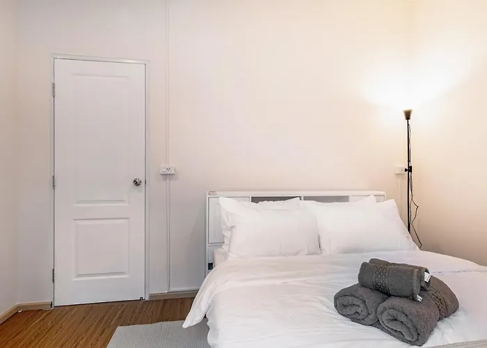Apartment Private 6-bedroom House For 12 Guests Near Bts & Airport Rail Link