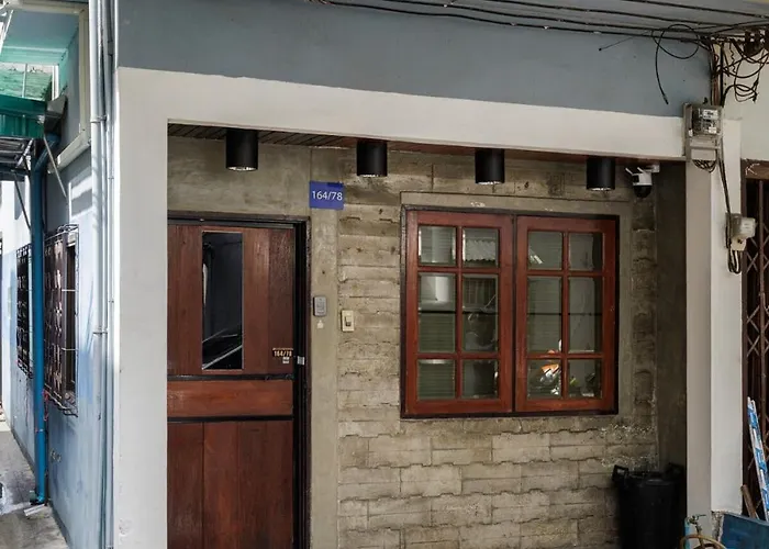 Apartment Private 6-bedroom House For 12 Guests Near Bts & Airport Rail Link Bangkok