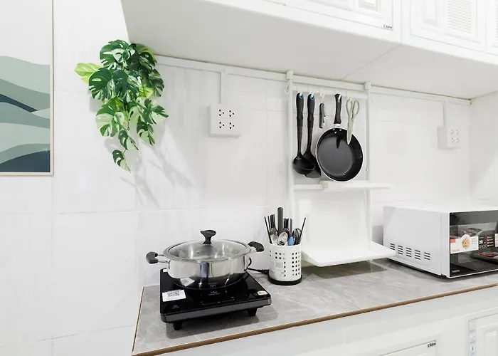 Apartment Private 6-bedroom House For 12 Guests Near Bts & Airport Rail Link Bangkok