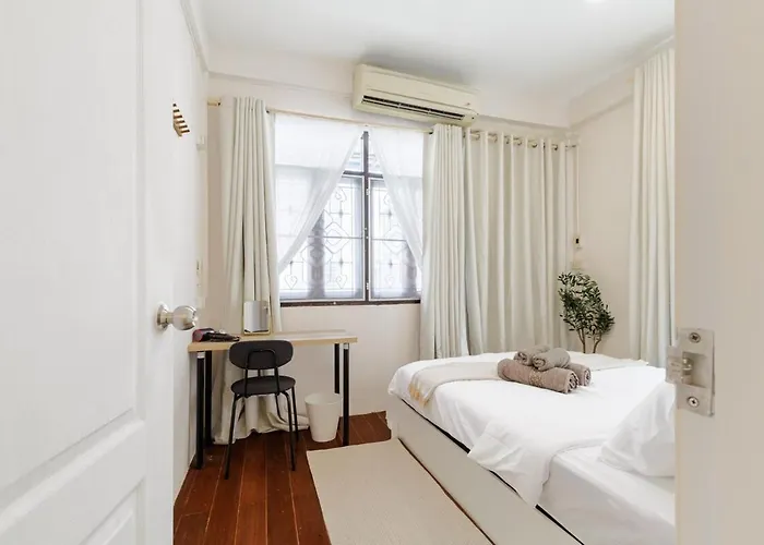 Apartment Private 6-bedroom House For 12 Guests Near Bts & Airport Rail Link *