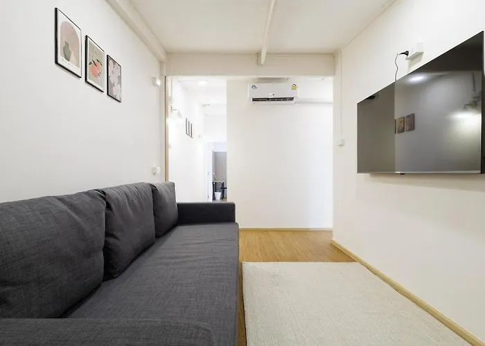 Apartment Private 6-bedroom House For 12 Guests Near Bts & Airport Rail Link Bangkok