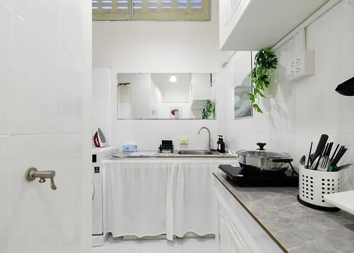 Private 6-bedroom House For 12 Guests Near Bts & Airport Rail Link Apartment *