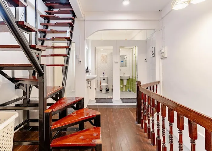 Private 6-bedroom House For 12 Guests Near Bts & Airport Rail Link Apartment