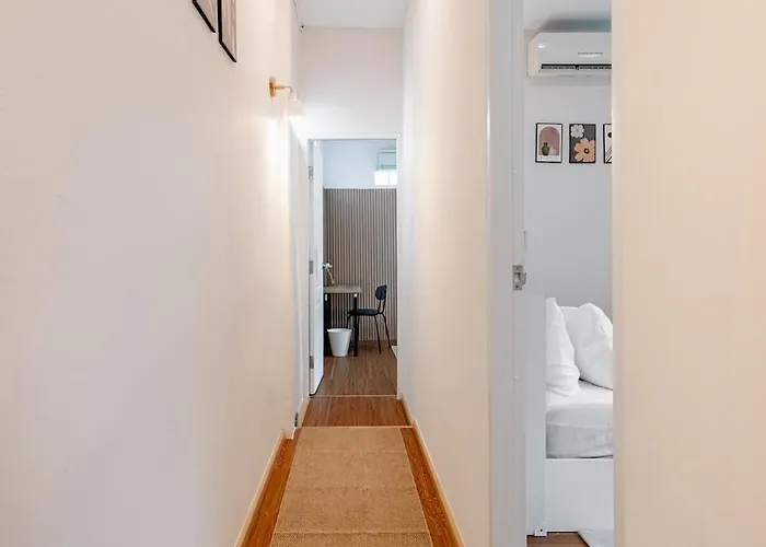 Private 6-bedroom House For 12 Guests Near Bts & Airport Rail Link Apartment *