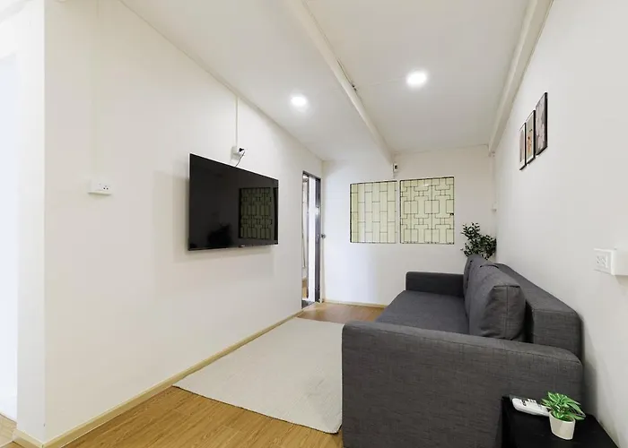 Private 6-bedroom House For 12 Guests Near Bts & Airport Rail Link * Bangkok