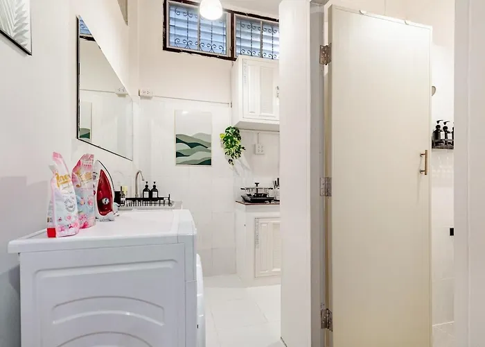 Apartment Private 6-bedroom House For 12 Guests Near Bts & Airport Rail Link *