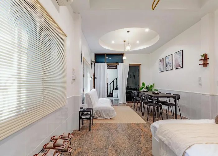 Apartment Private 6-bedroom House For 12 Guests Near Bts & Airport Rail Link