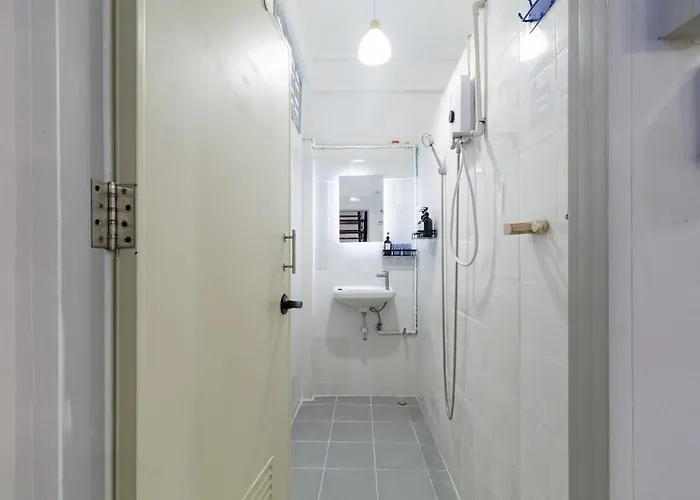 Private 6-bedroom House For 12 Guests Near Bts & Airport Rail Link Apartment Bangkok